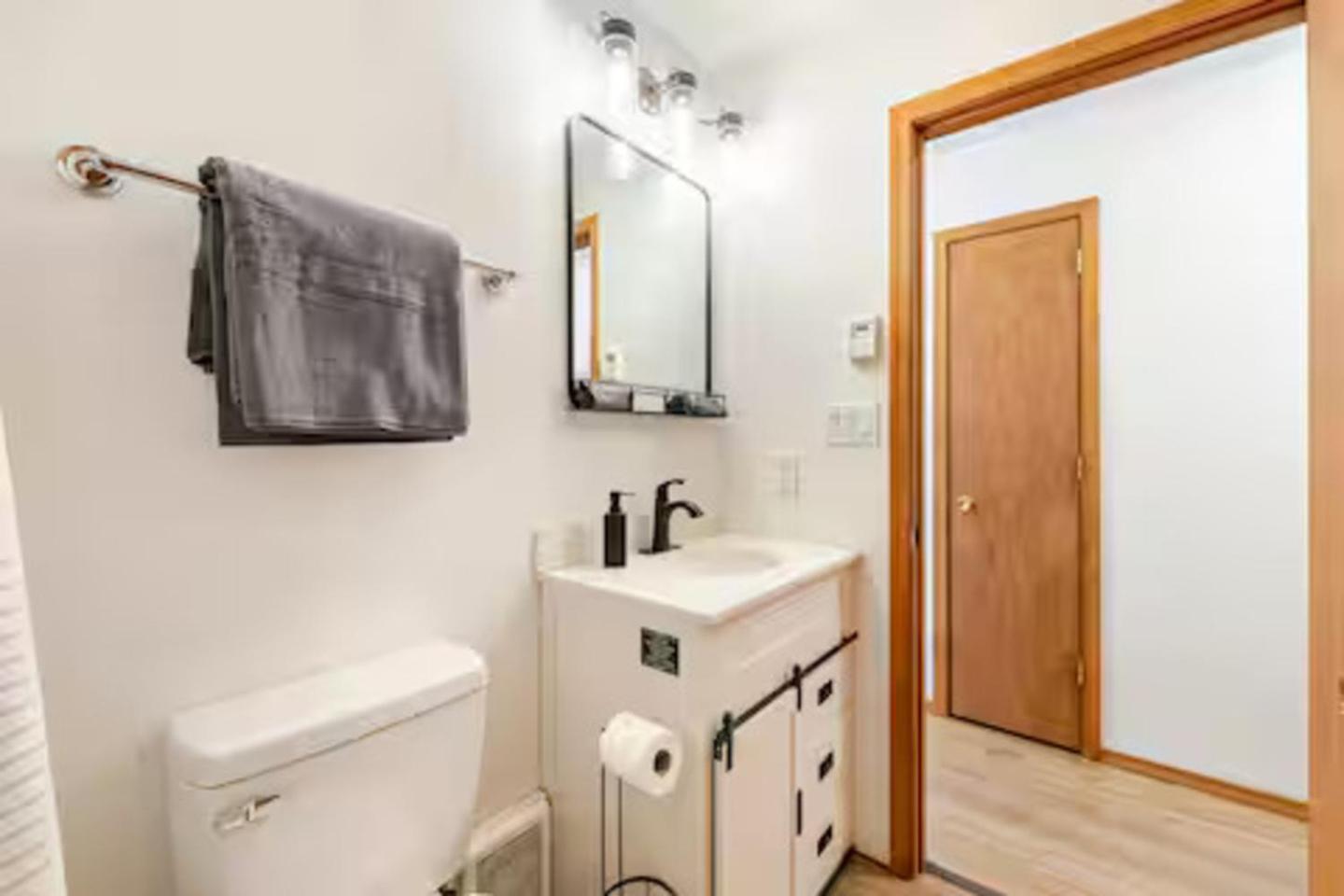 Cozy Cabin At Poconos With Hot Tub And Fire Pit East Stroudsburg Zewnętrze zdjęcie