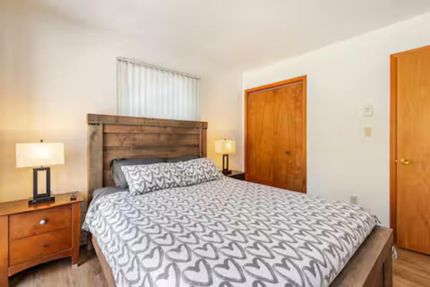 Cozy Cabin At Poconos With Hot Tub And Fire Pit East Stroudsburg Zewnętrze zdjęcie